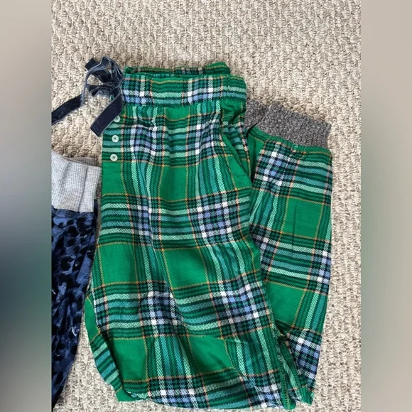 Aerie pajama bundle - Picture 2 of 7